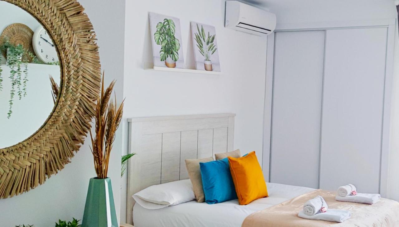 El Estudio De La Playa Benalbeach Holidays Paradise *