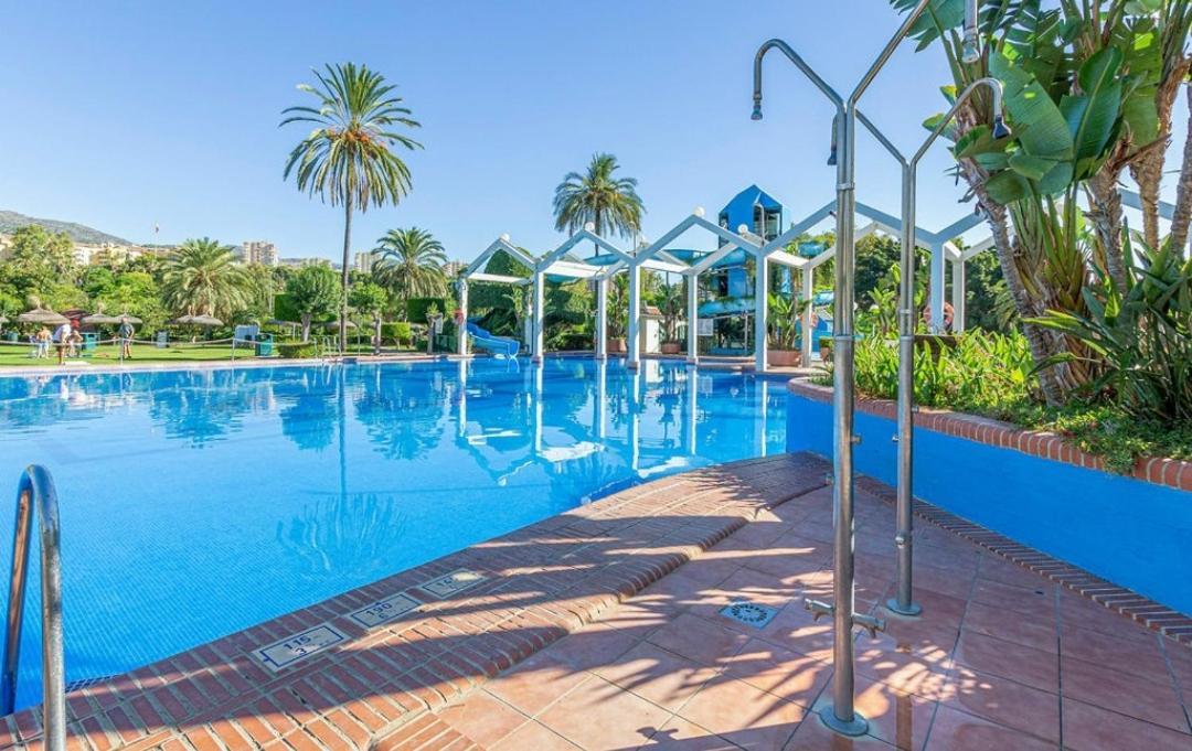 El Estudio De La Playa Benalbeach Holidays Paradise